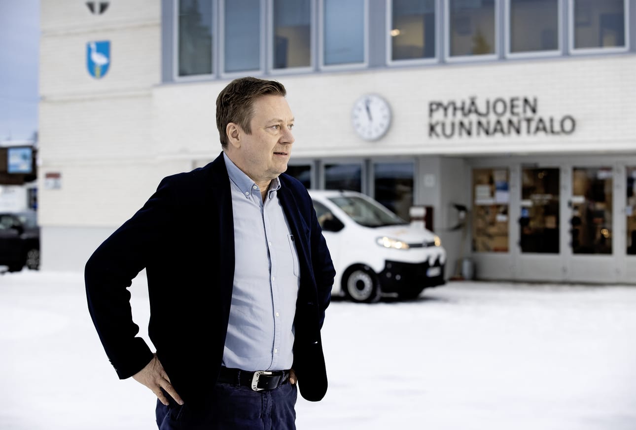 Tapani Tuominen aloitti työnsä Pyhäjoella viime viikolla. – Minusta kunta on hyvässä kunnossa. Joka kunnalla on tietysti tavoitteet, mutta verrattuna ympäristökuntiin ja muihin kuntiin, täällä on talous hyvässä jamassa.