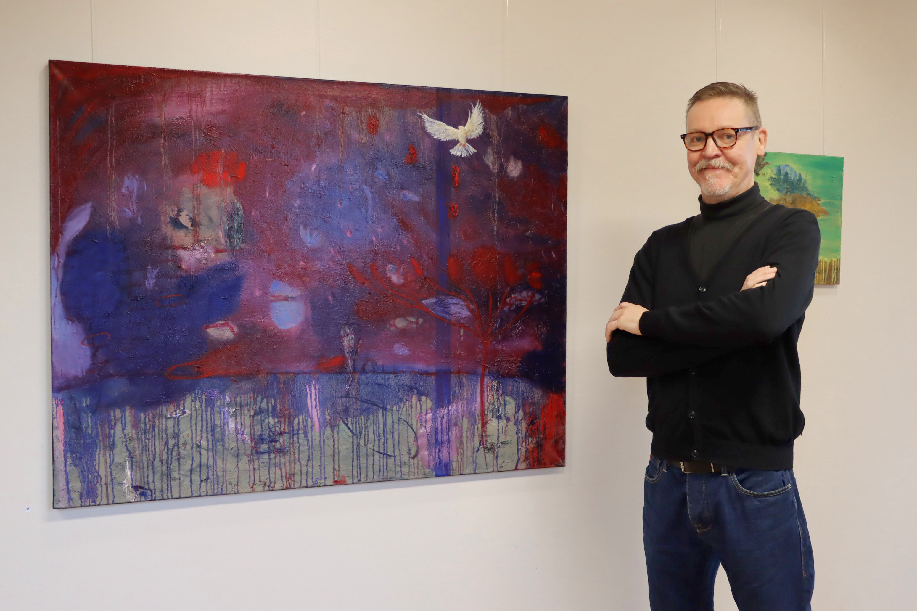Mitä miettii eläin, kun sen elinalue äkisti muuttuu? Taiteilija Tapio Hirvonen pohtii teoksissaan ajan kulkua ja ympäristömme muutosta