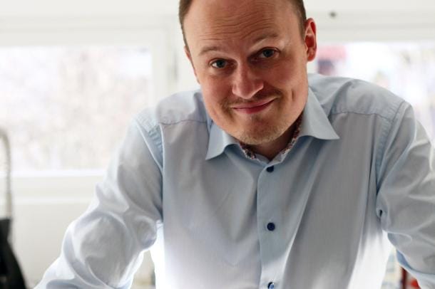 Andy Lundström on aktiivinen myös vapaa-ajallaan. Hän mökkeilee, liikkuu paljon ja toimii Vaasan Vasamattarissa 6–8-vuotiaiden Gladiaattori-poikien liikunnanohjaajana. Kuva: Sanna Lundström