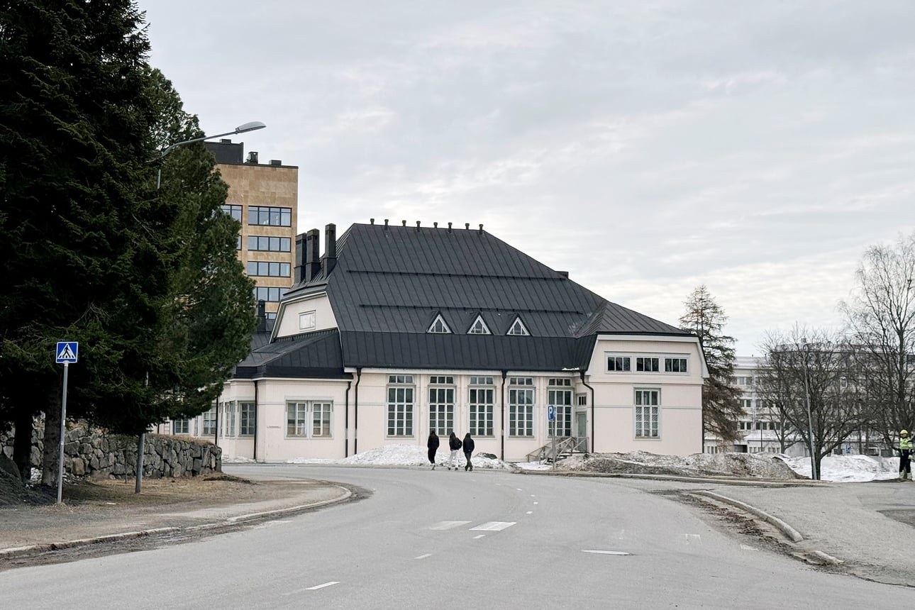 "Porthanin talo voisi olla yhdistävä tekijä" – Tornion kulttuuriväki toivoo, että yli satavuotiaasta koulusta saataisiin taiteilijoiden ja kulttuurin kohtaamispaikka