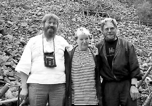 Velhon aika tulossa. Ilpo Saastamoisen (vas.) säveltämän Velho-trilogian musiikista on koostettu konsertti, joka kuullaan Pyhätunturin Kuruteatterissa elokuussa. Teatterijohtaja Ulla Laineella ja oopperalibrettojen kirjoittaja Kalervo Uutulla on jo uusia suunnitelmia.