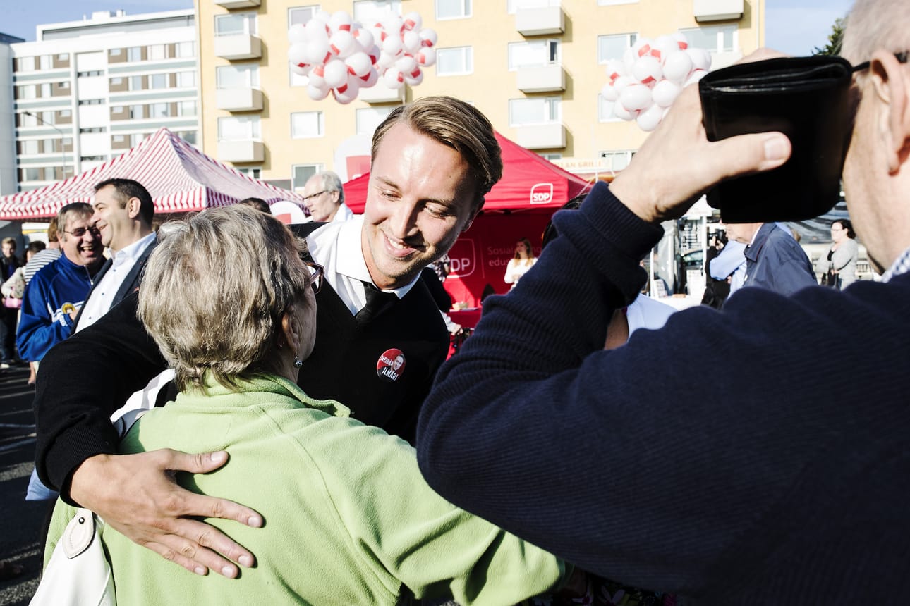 Ilmari Nurminen, 31, on toisen kauden kansanedustaja Pirkanmaalta. Kuvassa hän oli Tammelan torilla Tampereella vuonna 2018.