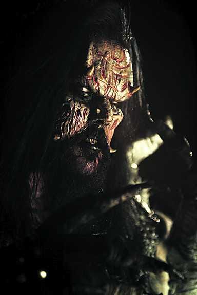 Mr. Lordi eli Tomi Putaansuu ei pidä ongelmana, että elokuvan hirviöt ovat kaikelle kansalle tuttuja. "Pohdimme sitä ohjaajan kanssa paljon, mutta lopulta päädyimme siihen, ettei mitään ongelmaa ole olemassa. Olihan Painajainen Elm Streetin Freddy Kruegerkin pääosissa useassa eri osassa. Sitä paitsi elokuvan pitää toimia niillekin, jotka eivät ole koskaan Lordista kuulleetkaan", sanoo Putaansuu.
