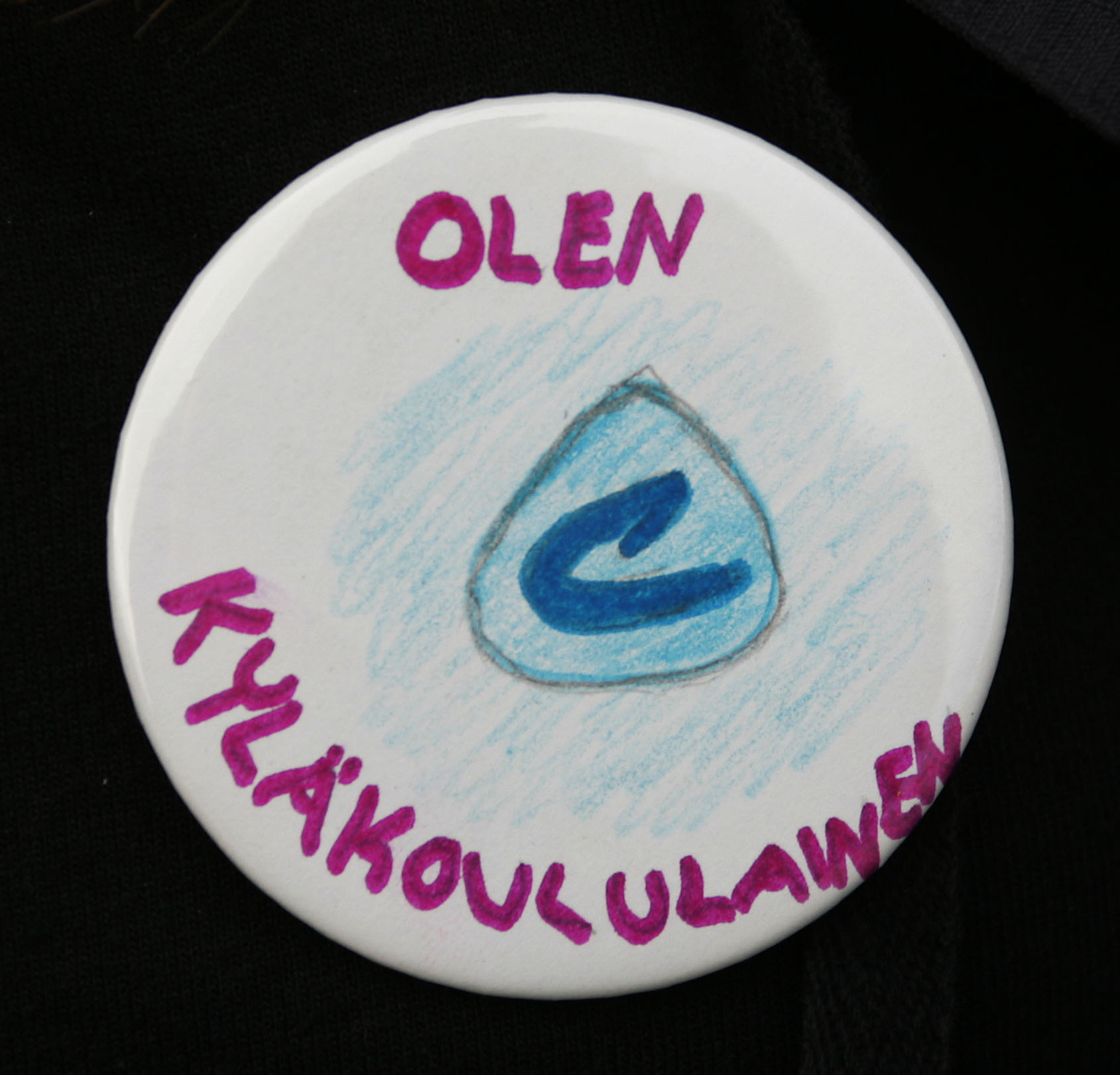 Kirjoittaja puolustaa pienten kyläkoulujen asemaa.