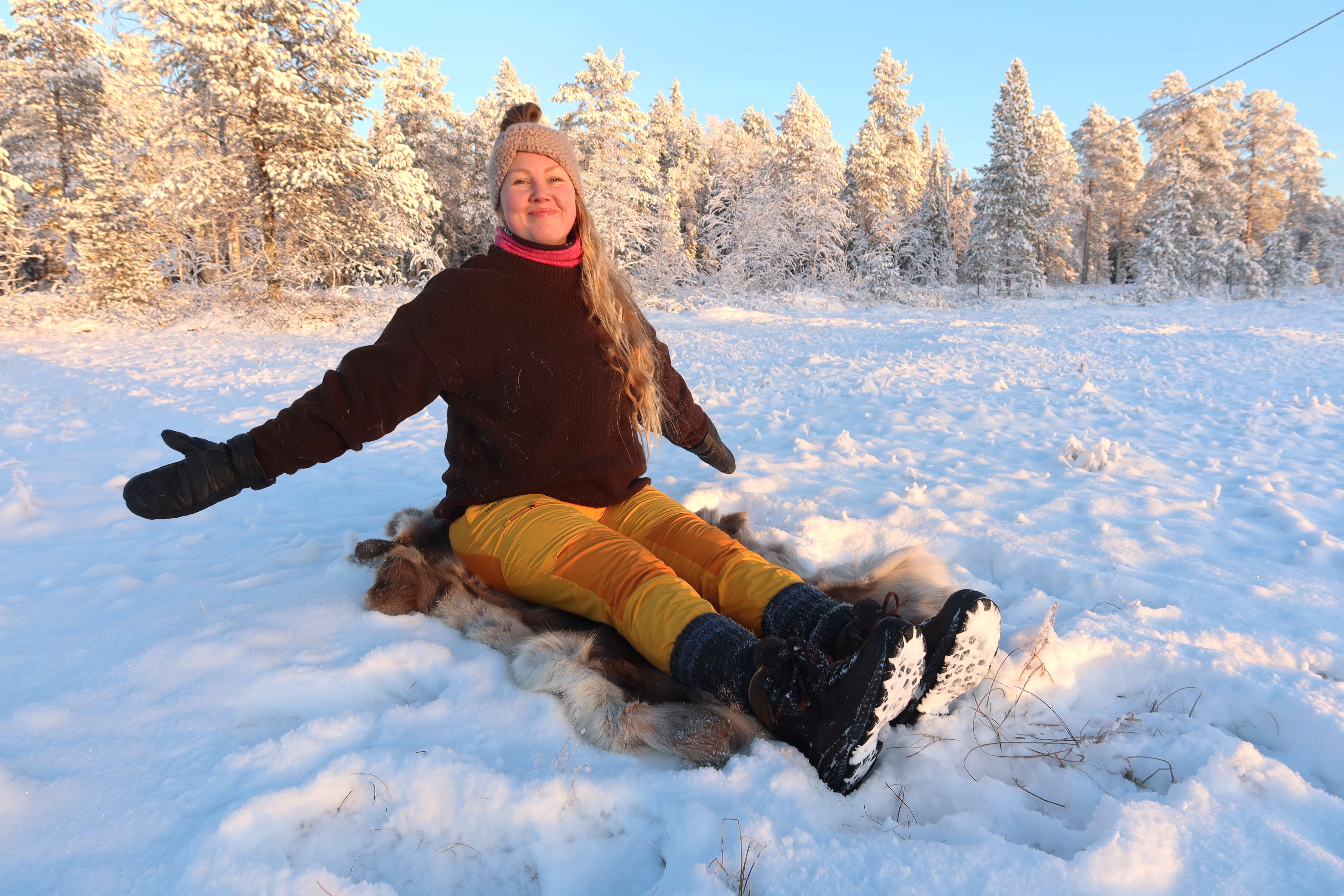 Erakkona elänyt Annika Myllykoski alkoi kaivata ihmisiä ja ohjaa nyt luontojoogaa, jossa sade puhdistaa ja tuuli vie mielestä pois tarpeettoman