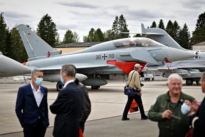 Saksalainen Eurofighter oli suomalaisten nähtävänä Kauhavan lentonäytöksessä elokuun lopussa 2020. KUVA: Tomi Kosonen