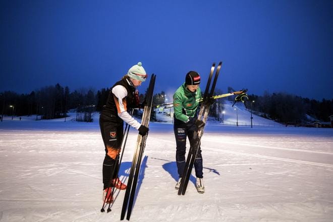 Hanna Ray (vas.) ja Linnea Halonen edustavat Suomea MM-kotikisoissa. KUVAT: JARNO PELLINEN