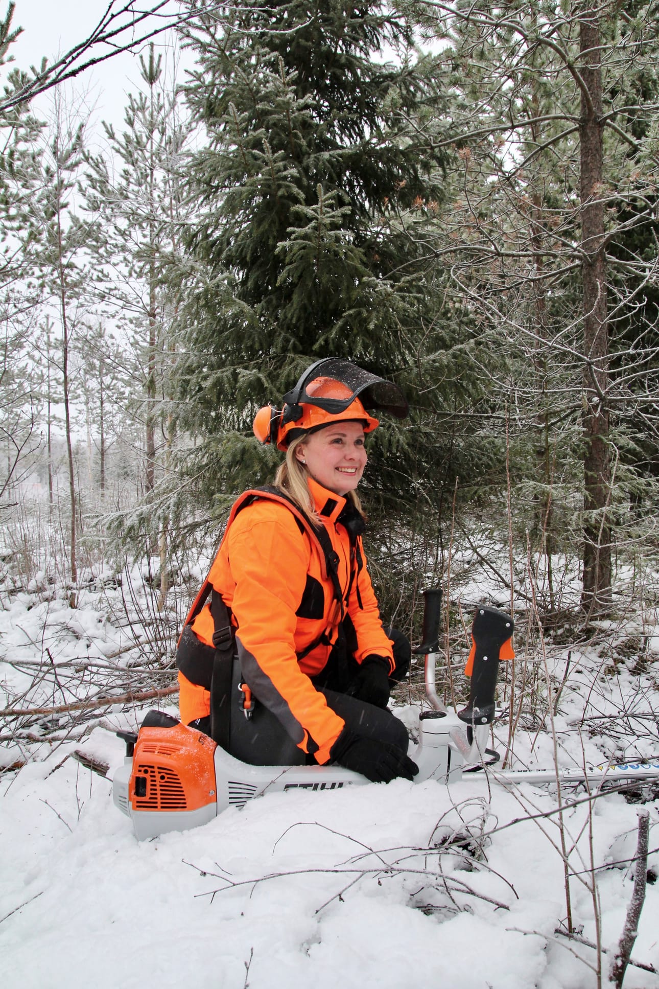 LähiTapiola Lapin sijoitusasiantuntija Petra Vaara näkee metsänhoidossa ja LähiTapiolan sijoitusfilosofiassa paljon samaa; molemmissa korostuu suunnitelmallisuus ja pitkäjänteisyys. – Sijoitamme asiakkaiden varat kuten omamme, yhtä huolellisesti.