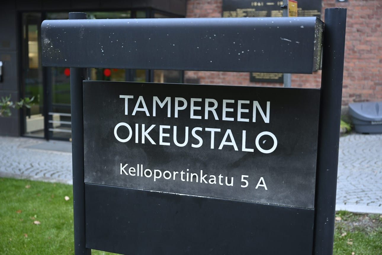 Syyttäjä vaatii molemmille syytetyille ensisijaisesti elinkautista vankeusrangaistusta murhasta vakaan harkinnan sekä erityisen raakuuden ja julmuuden perusteella. LEHTIKUVA / Heikki Saukkomaa