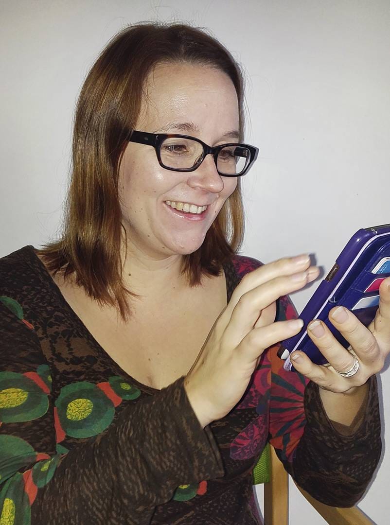 Facebookissa. Heidi Alariesto toivoo Positiivinen Rovaniemi -ryhmään myönteisiä kommentteja erityisesti paikallisista henkilöistä, yrityksistä, tapahtumista tai paikoista.