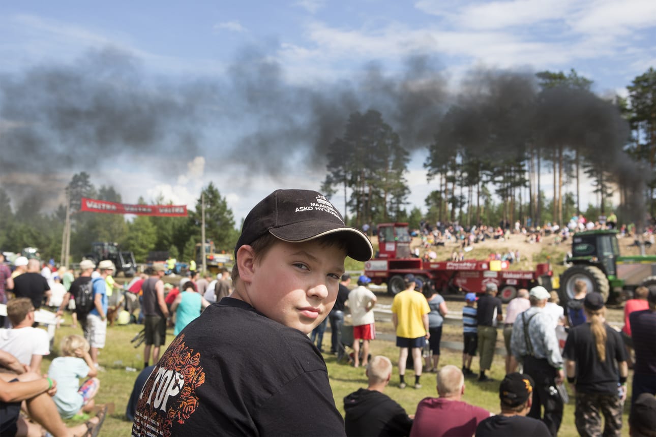 Tyrnävällä seurattiin voimakoneiden mittelöä lauantaina.