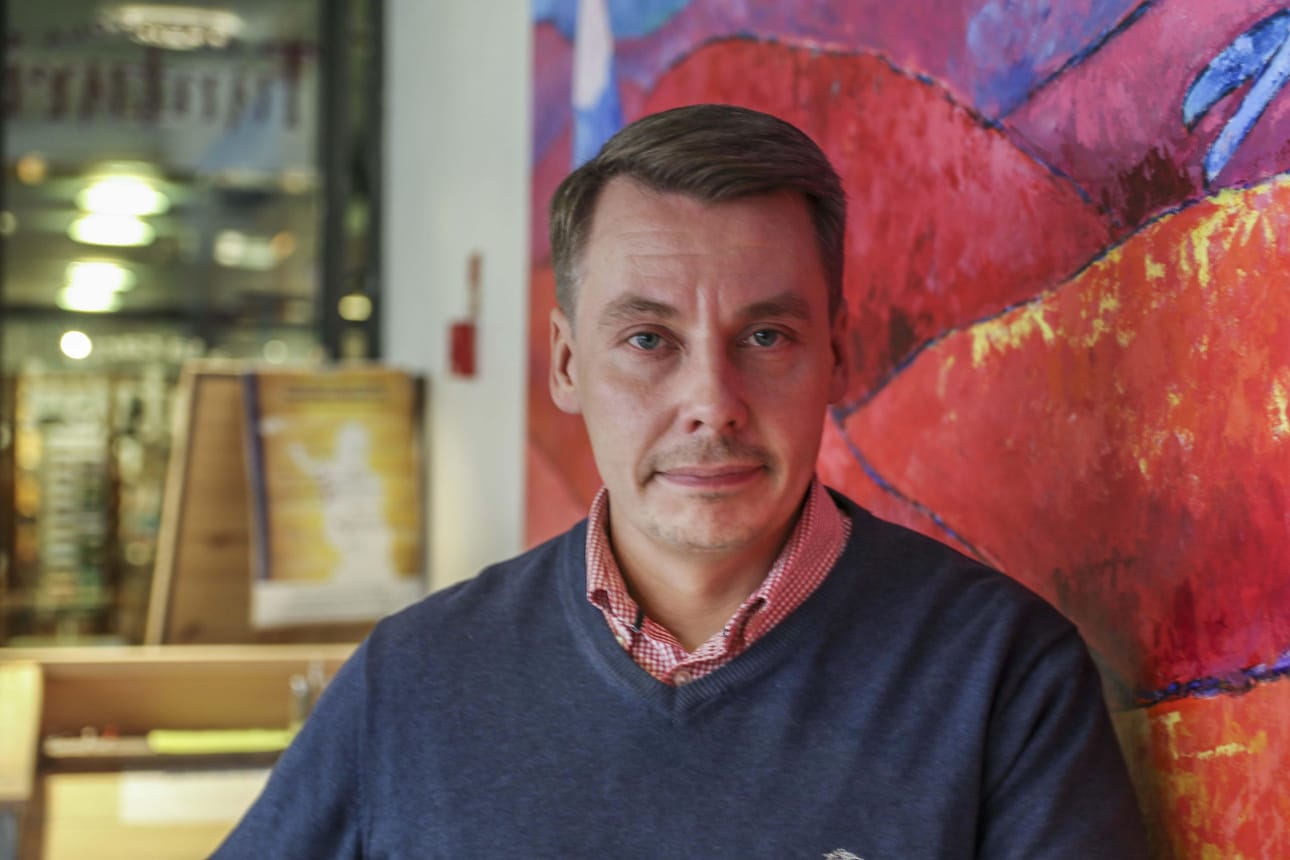 Lapsiasianvaltuutettu Tuomas Kurttila perää parempaa politiikkaa lapsiköyhyyden vähentämiseksi.