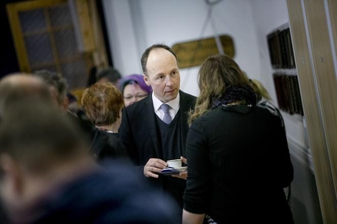 Perussuomalaisten puheenjohtaja Jussi Halla-aho kannattaa valtionomistuksia. Valtion omistaman yrityksen pitäisi hänen mielestään näyttää esimerkkiä, eikä halpuuttaa työtä ja ns. tes-shoppailla. KUVA: JAAKKO ELENIUS