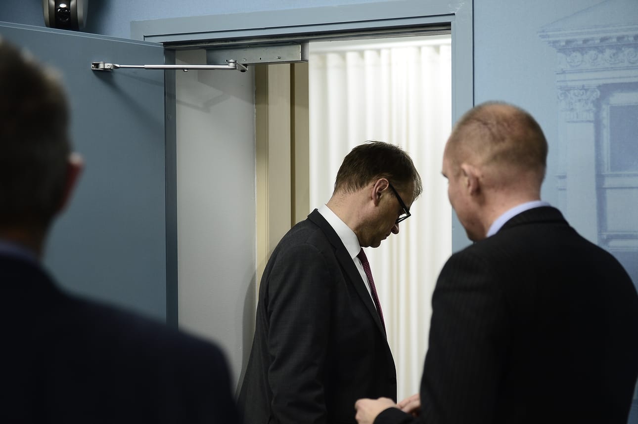 Juha Sipilän (kesk.) hallitus aikoo puolittaa irtisanomiskorvaukset.