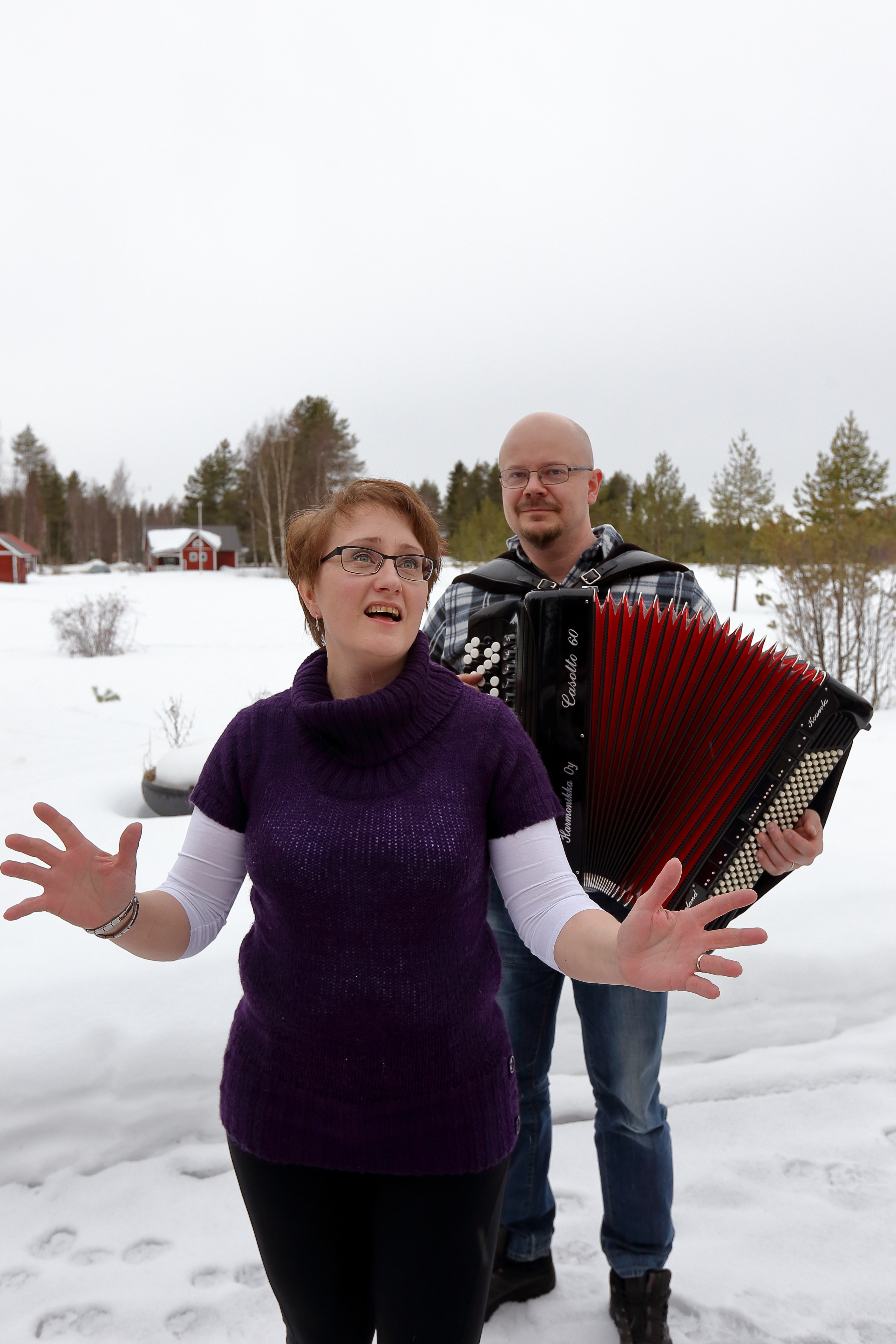 Iiläinen lLaulaja Mari Ylikärppä ja raahelainen hanuristi Esa Mathlin löysivät yhteisen sävelen pari vuotta sitten.