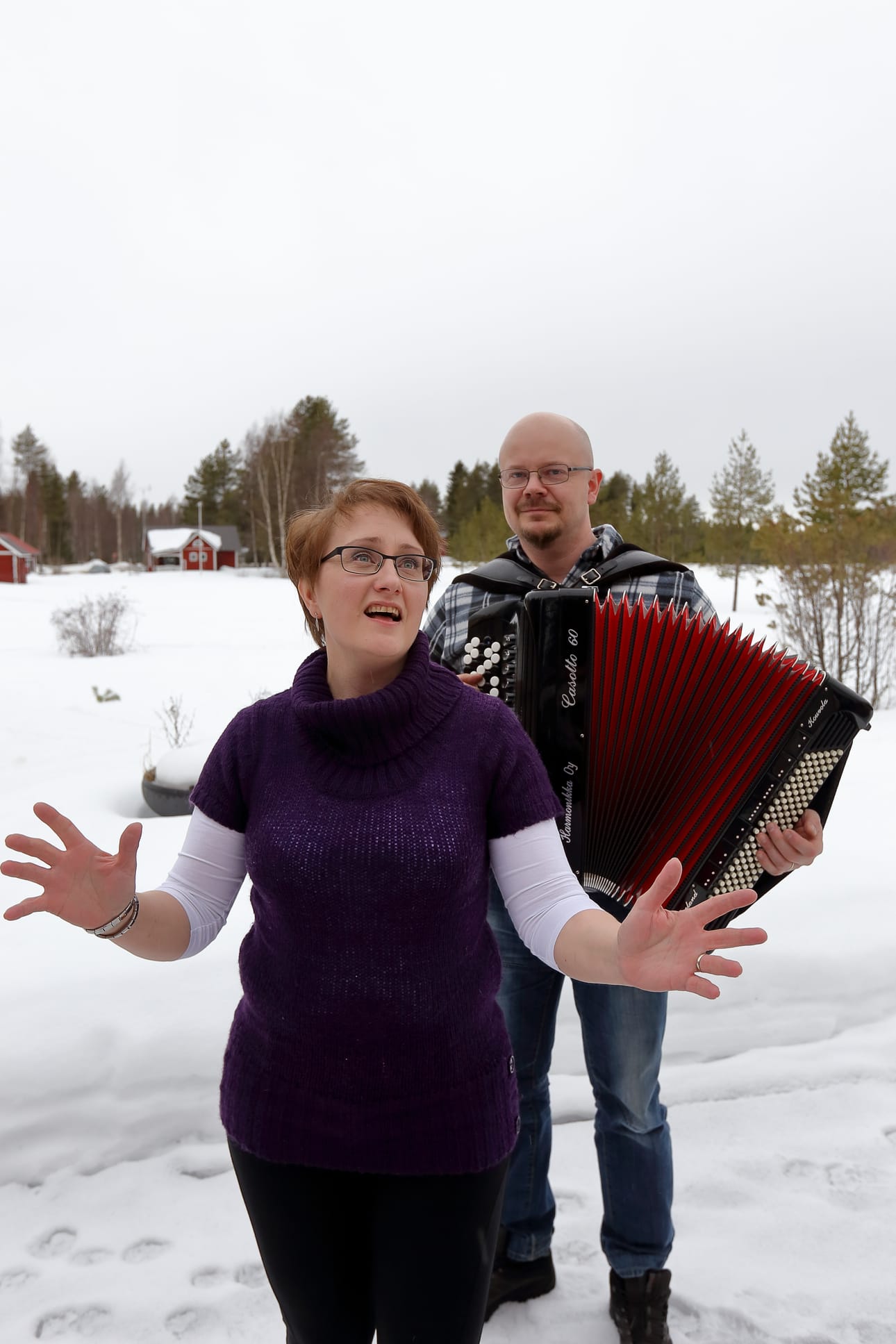 Iiläinen lLaulaja Mari Ylikärppä ja raahelainen hanuristi Esa Mathlin löysivät yhteisen sävelen pari vuotta sitten.