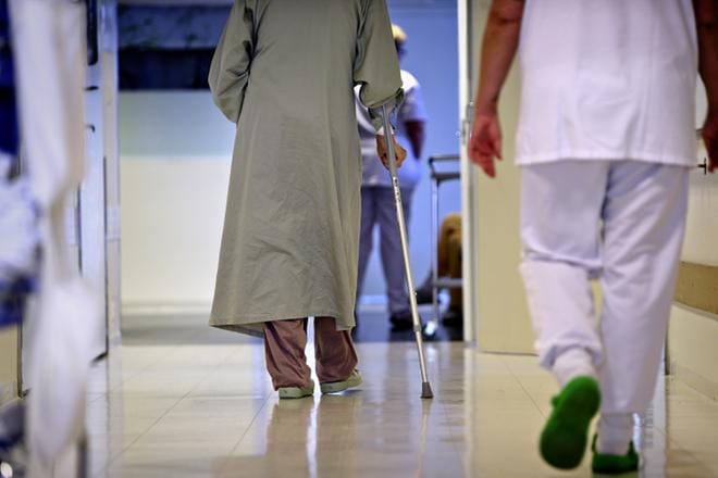 Kirjoittajan mielestä kiky-sopimuksen myötä etenkin julkisen alan pienipalkkaiset työntekijät ovat joutuneet kohtuuttoman kovien leikkausten eteen. KUVA: TOMI KOSONEN