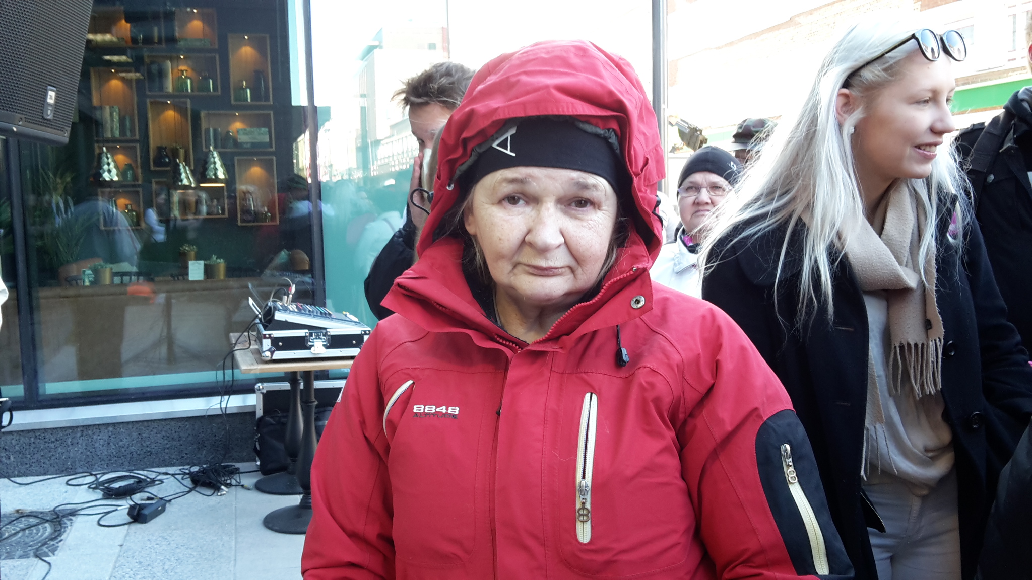 Ulla Typpö tuli kauppakeskuksen avajaisiin kahvitarjousten houkuttamana. 