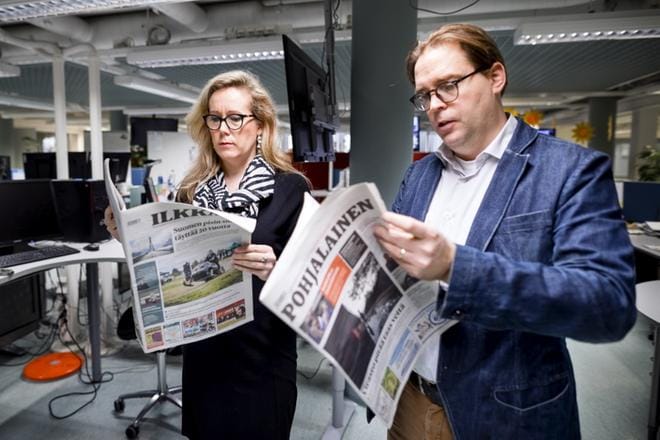Ilkan päätoimittaja Satu Takala ja Pohjalaisen päätoimittaja Toni Viljanmaa tienaavat yli 100 000 euroa vuodessa. KUVA: MATTI HAUTALAHTI