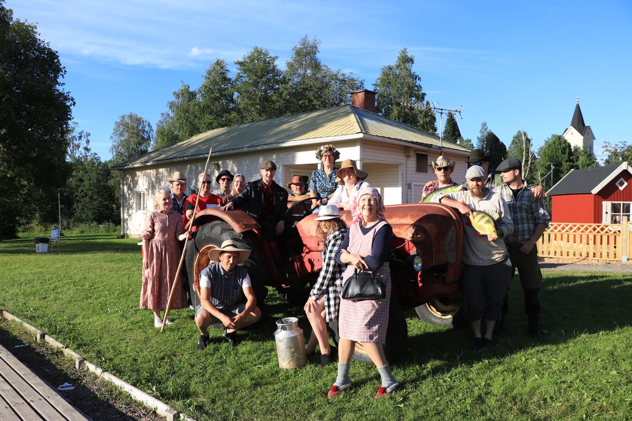 Piippola-päivät ovat alkaneet. Tiistaina ollaan tuttuun tapaan koolla urheilukentällä Farmi Piippolan Villissä Lännessä, jossa on tänä vuonna myös hurja biisoni.