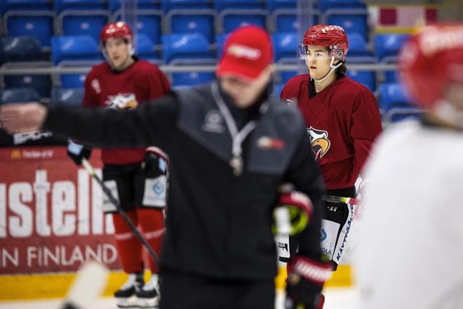 Viime kaudella yhden kerran liigaotteluissa nähty Eemil Erholtz on vakiinnuttanut paikkansa Sportin edustusjoukkueessa. KUVA: JARNO PELLINEN