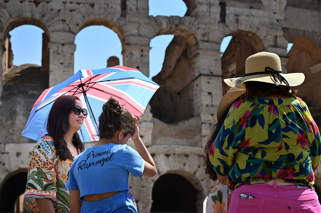 Italian matkailuministeriön mukaan turismi muodostaa suoraan ja epäsuorasti 13 prosenttia maan bruttokansantuotteesta. LEHTIKUVA/AFP