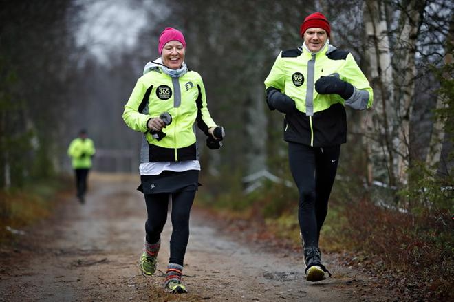 Kauhajokelaiset Puskalat kokivat kovia Kreikassa, joutuivat keskeyttämään ultrajuoksun – ”Jalat kangistuivat, aikaraja ylittyi niukasti”