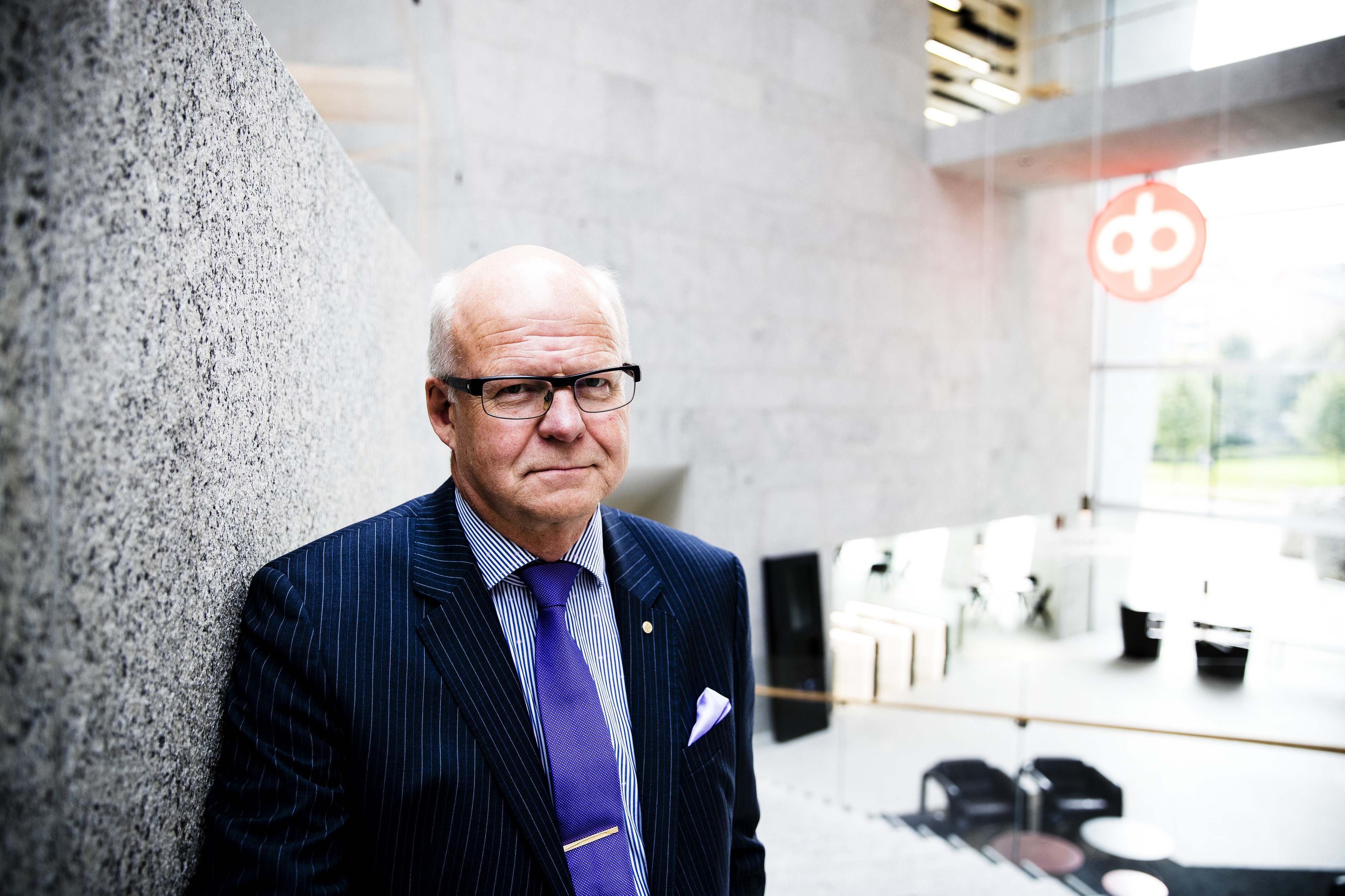 Vaken hallituksen puheenjohtaja Reijo Karhinen kertoi, että Vake kartoitti noin sataa sijoituskohdetta, joista yksikään ei ehtinyt toteutua, ennen kuin Sipilän hallitus erosi.