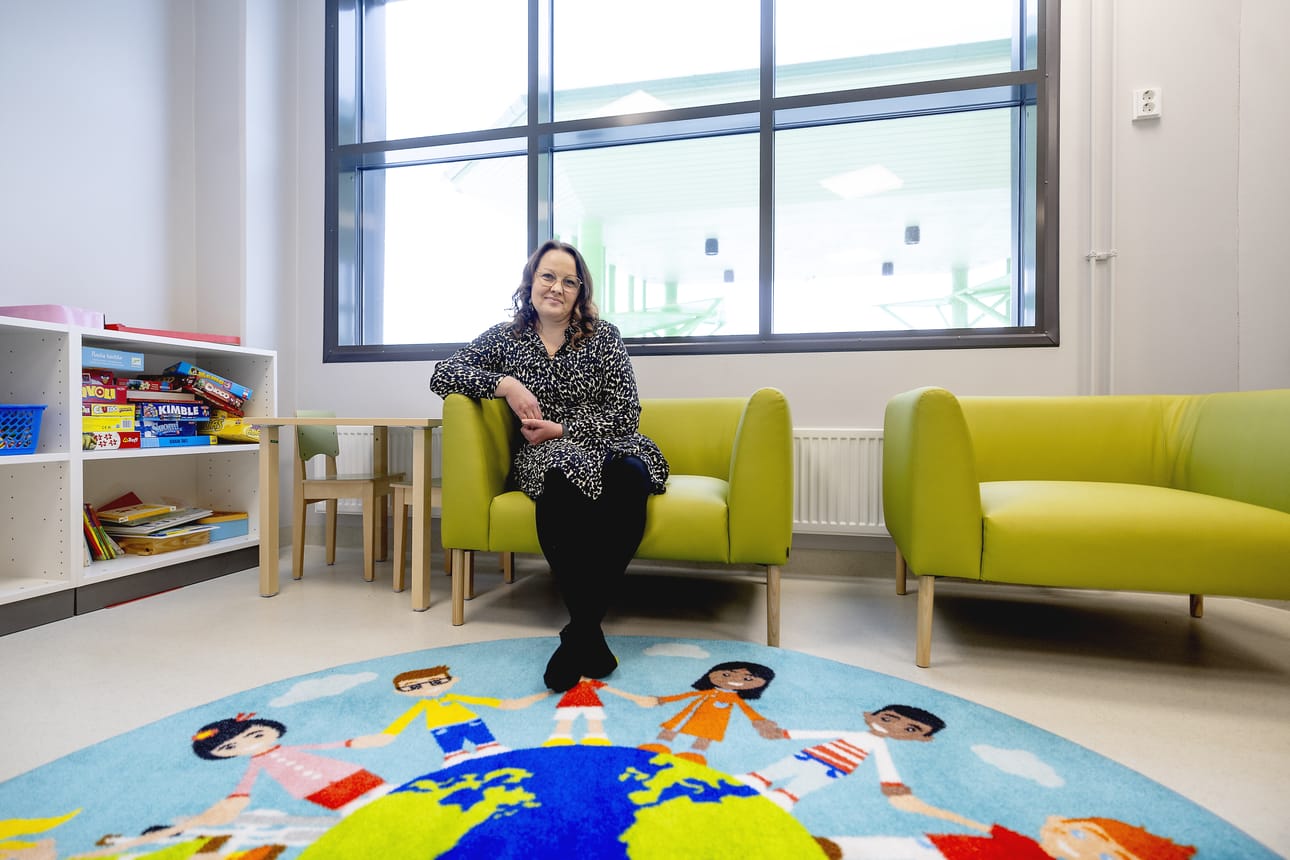 Merja Katteluksen mukaan myös vanhemmuuden ja perheiden tukemiseen pitäisi riittää enemmän paukkuja niin Etelä-Pohjanmaalla kuin koko maassa. Perheiden pahoinvointi heijastuu esimerkiksi lapsen koulukäyttäytymiseen.