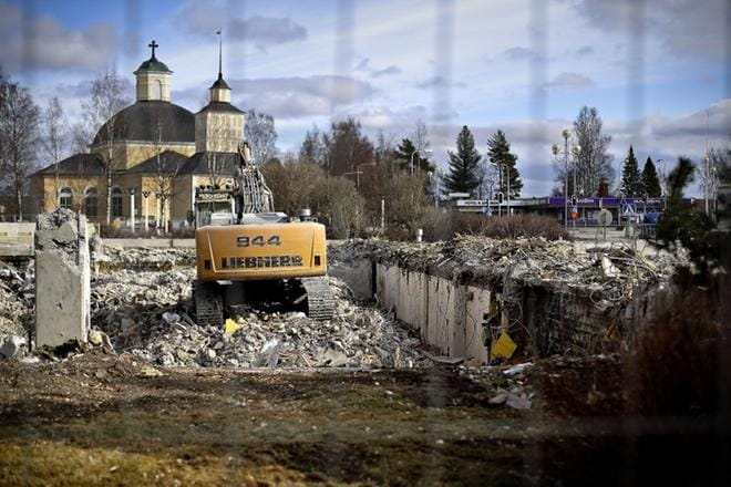 Kurikan suurin yksittäinen investointi lähivuosina on uuden kaupungintalon rakennuttaminen. Edellinen kaupungintalo purettiin keväällä 2014. ARKISTOKUVA: TOMI KOSONEN