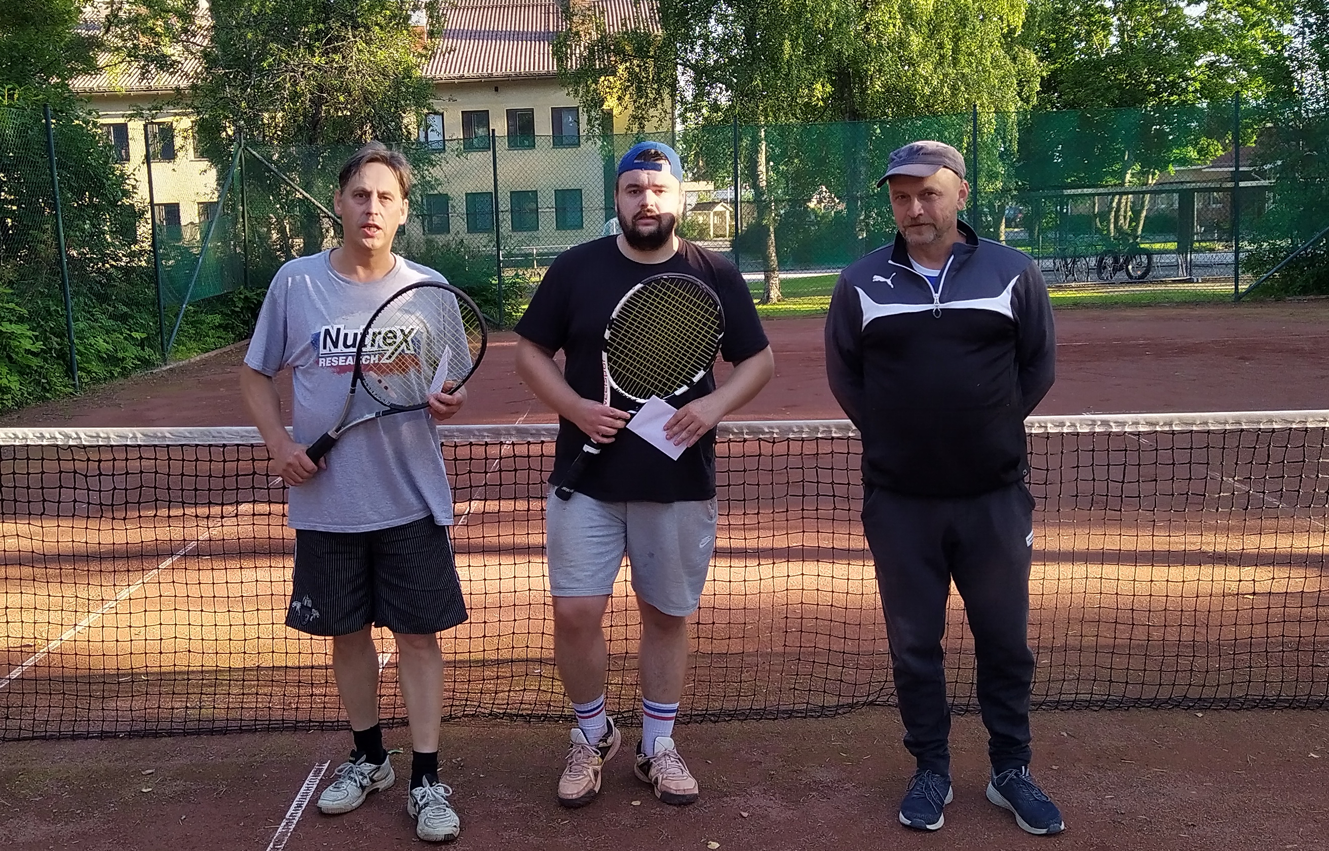 Konsta Kortesoja pelasi voittoon Oulaisten kaupungin tennismestaruuskilpailussa, nelinpelissä voiton nappasivat Konsta Kortesoja ja Pekka Saari