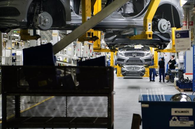 Valmet Automotiven Uudenkaupungin autotehtaalla valmistetaan A-sarjan Mercedes Benzejä ja Daimlereita. Autotehdas kasvatti oleellisesti Suomen viennin arvoa Saksaan. Saksa on 15,5 prosentin vientiosuudella Suomen tärkein vienti- ja tuontimaa. KUVA: KIMMO PENTTINEN