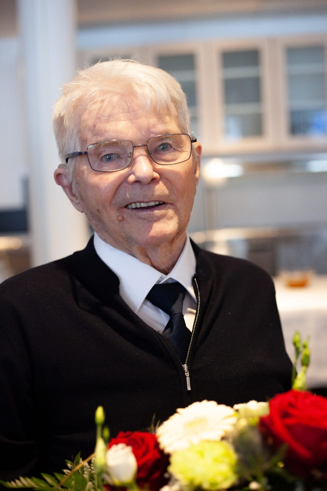 Pauli Karvonen kuvattuna syntymäpäiväjuhlassaan 7.3.2020.