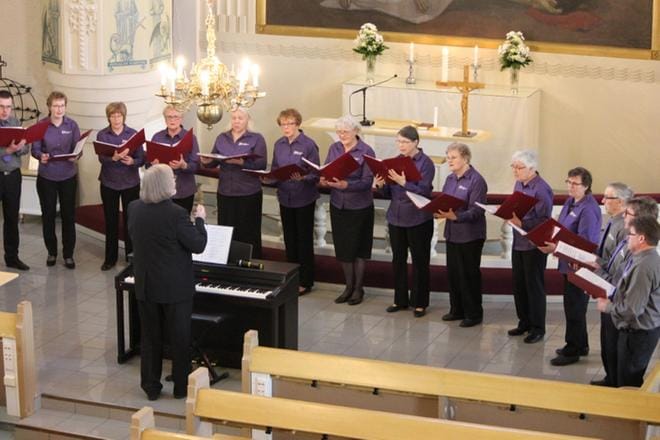 Seinäjärven kuoro piti 90-vuotisjuhlakonserttinsa sunnuntai-iltana Alavuden kirkossa, ja kesäkuun alussa on vastaava konsertti Virtain kirkossa.