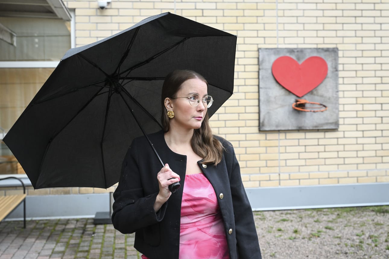 Sara Nygård on raiskattu useita kertoja. Alaikäisenä hän ei vielä edes ymmärtänyt, että niin oli käynyt.