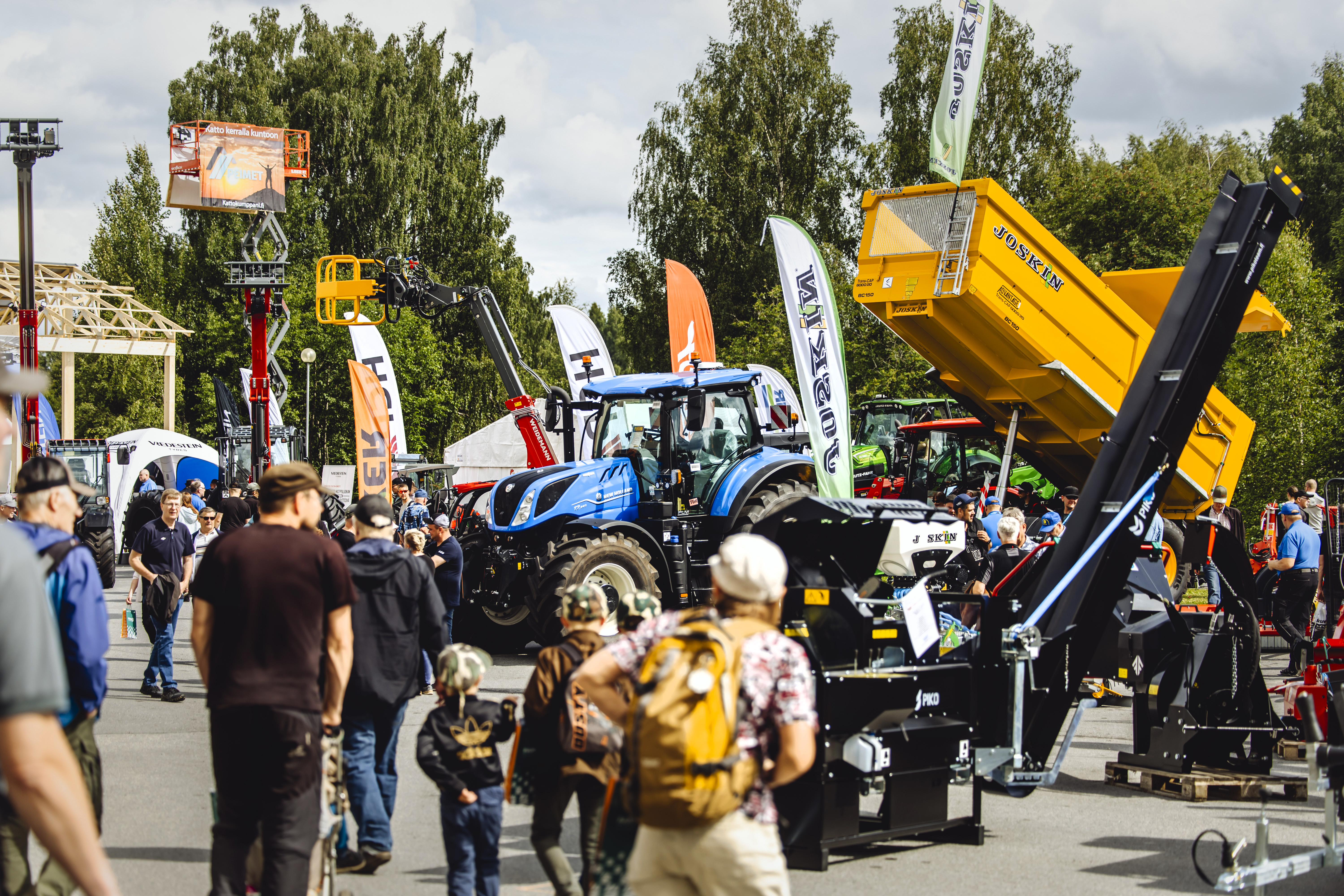 I-P paikalla Farmarissa: Liikenneongelmista huolimatta valtava kävijämäärä – "Tätä vauhtia olemme Suomen suurin tapahtuma"