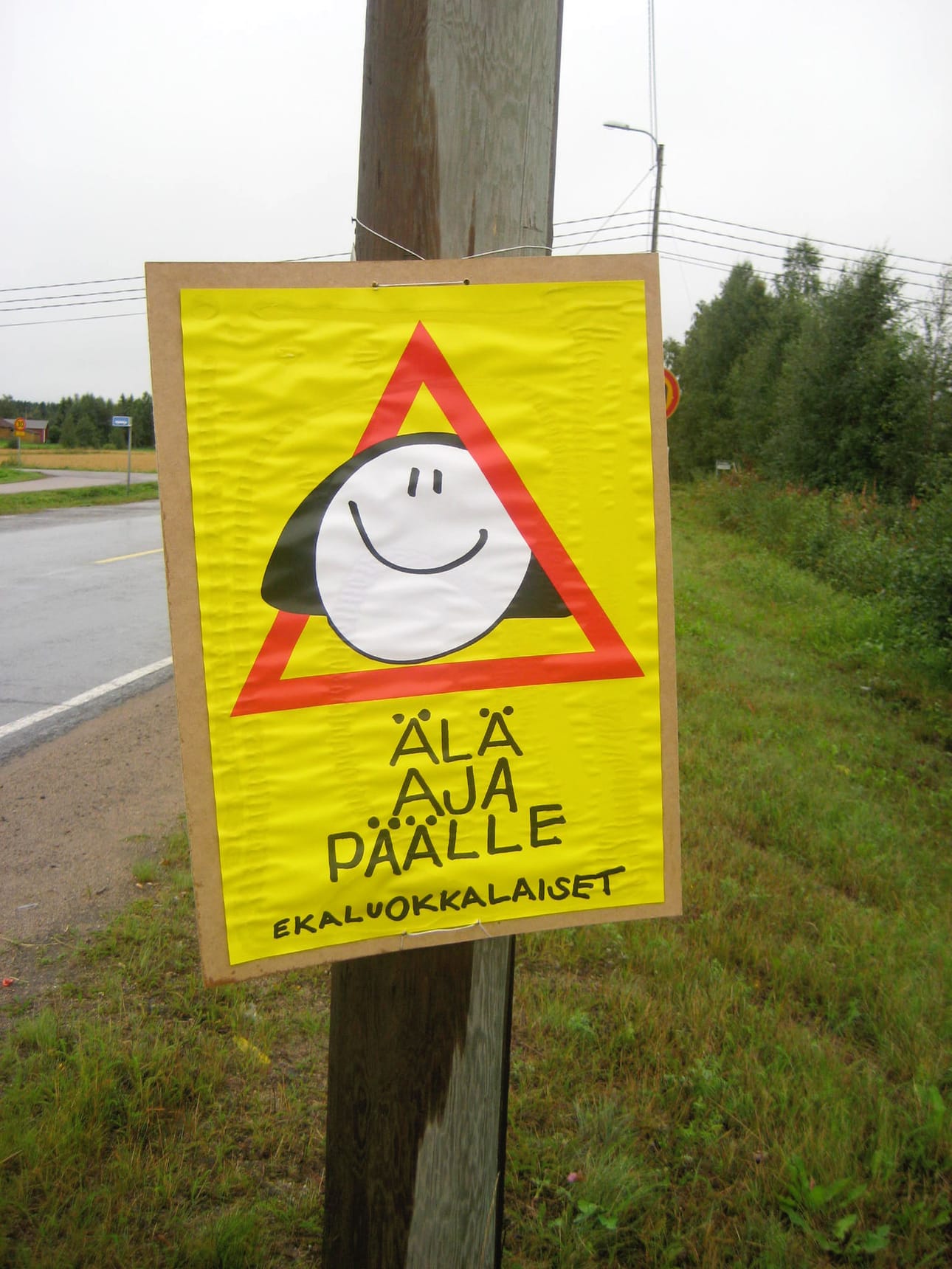 Peruskoulun kouluvuosi alkaa ensiviikolla: Pyhännällä tiistaina, Siikalatvalla keskiviikkona ja Siikajoella torstaina. Koululaisten koulutielle paluu vaatii myös nelipyöräisillä liikkuvilta valppautta.