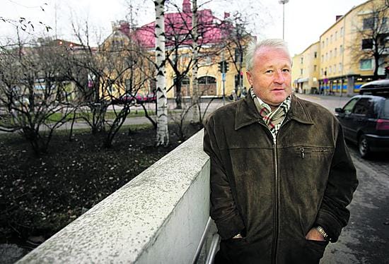 Liigakartalle. Harri Kampmanin mielestä Allianssilta mahdollisesti vapautuva liigapaikka on ehdottomasti täytettävä.