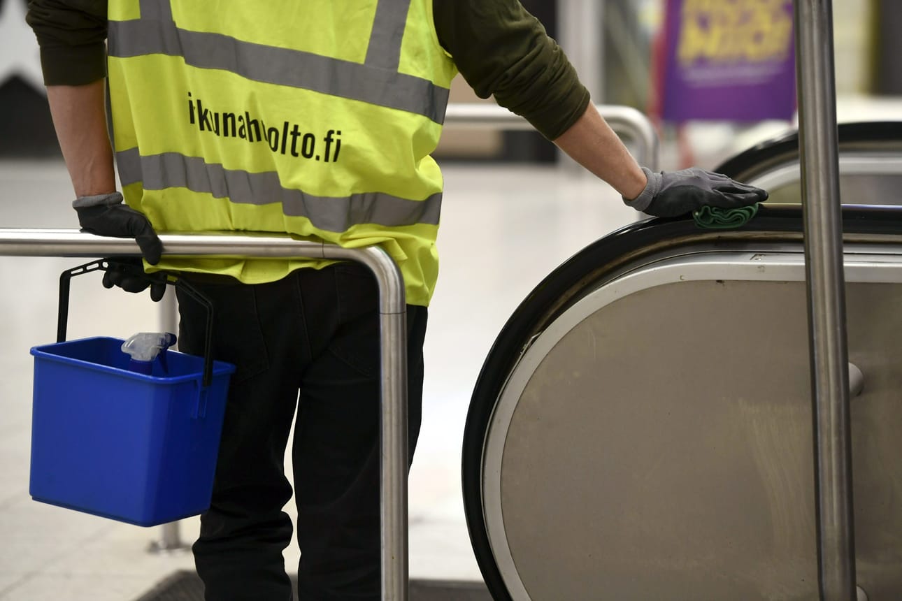 Jos sovintoon ei päästä, alkaa siivoojien ja kiinteistönhoitajien seuraava lakko torstaina heti vuorokauden alussa. LEHTIKUVA / Emmi Korhonen