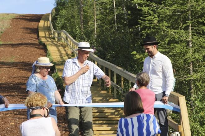 Vuoden vapaaehtoinen -kampanjan yleisöäänestyksessä vimpeliläinen Heikki Salmela selvisi finaaliin. Hän on ollut aktiivisesti mukana esimerkiksi Lakeaharjun kuntoportaiden rakentamisessa ja Lomakouheron siirrossa Vimpeliin. Arkistokuva: Eelis Rytkönen