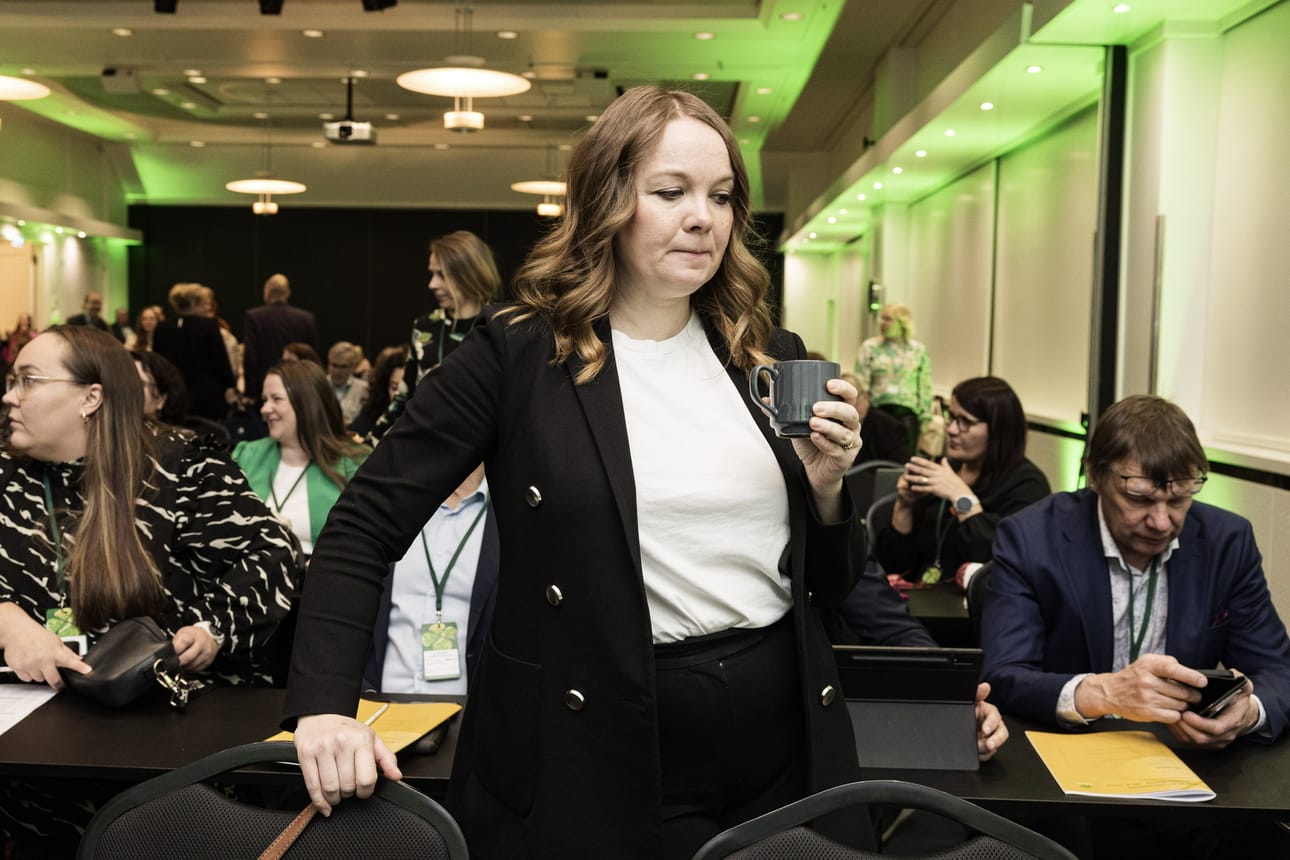 Nykyisin keskusta europarlamentaarikkona toimivan Katri Kulmunin takavuosien esiintymiskoulutusta puidaan korkeimmassa oikeudessa.