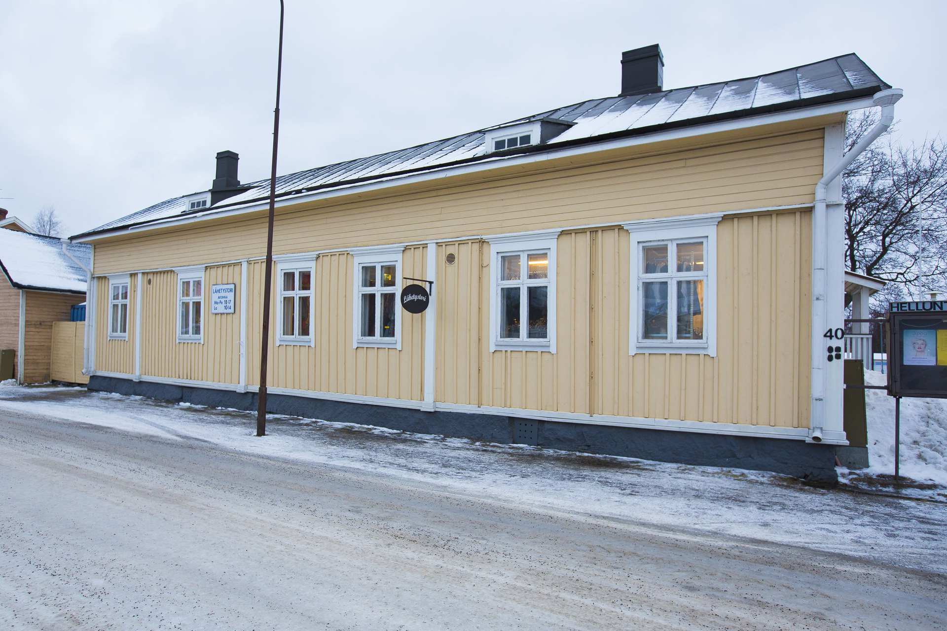 24. joulukuuta: Helluntaiseurakunnan ikkuna kutsuu aattona