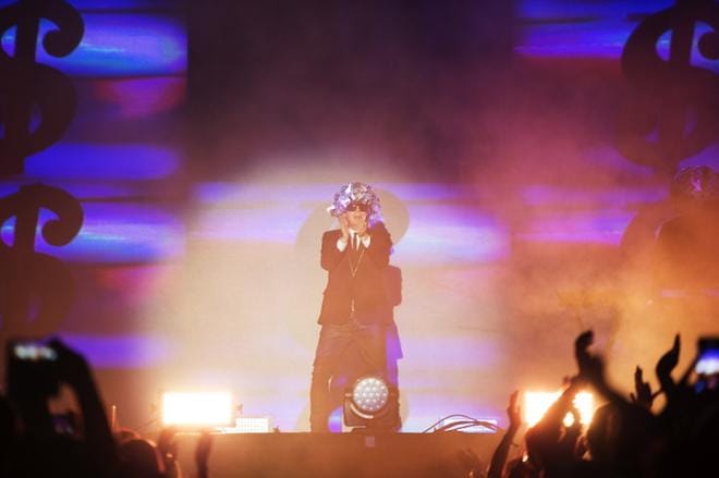 Pet Shop Boys esiintyi lauantai-iltana puolityhjällä Elisa-stadionilla. Vaasassa on pohdittu viime päivinä, miksei stadion täyttynyt. KUVA: MARIA MÄKI