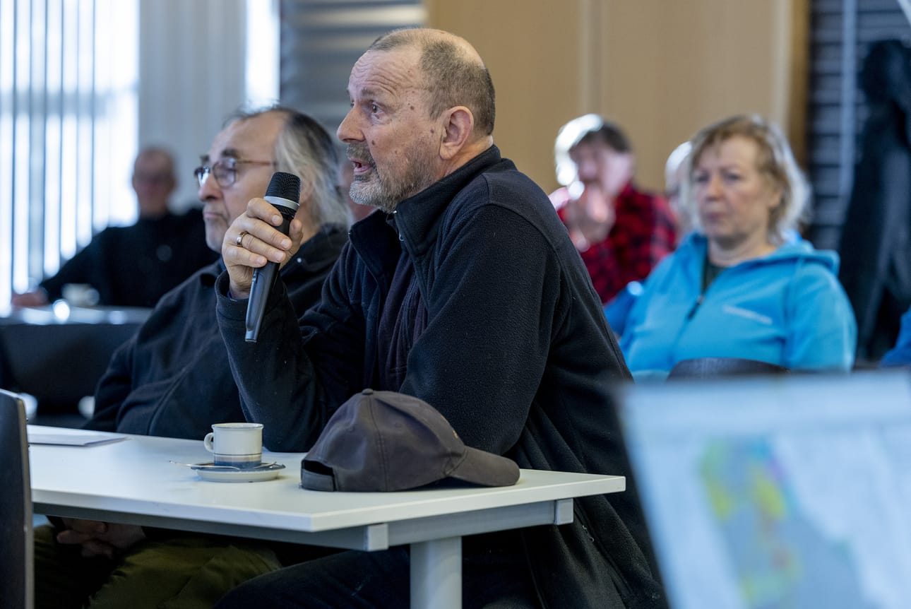 Olhavalainen Kari Joensuu oli huolissaan muun muassa datakeskuksen ympäristövaikutuksista.