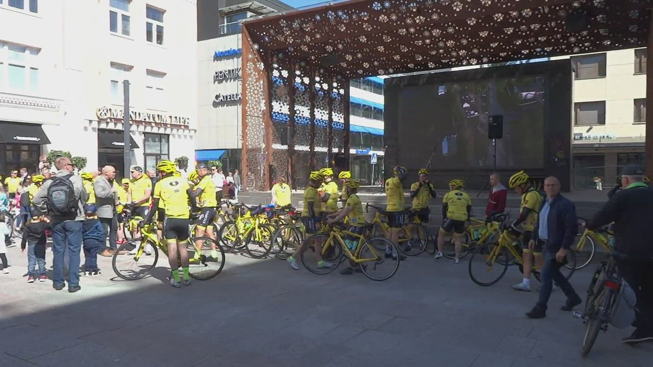 Team Rynkebyn lähtötapahtuma Rotuaarilla