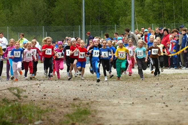 Sisulisämaastoissa on aistittavissa juoksemisen riemua. Näin vauhdikasta menoa nähtiin Jalasjärvellä vuonna 2007 järjestetyssä tapahtumassa. ARKISTOKUVA: HARRI TOIVOLA