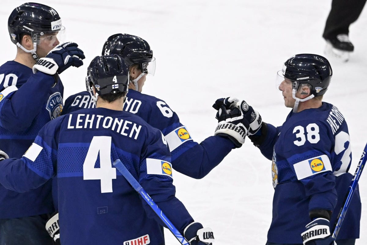 Suomen ensimmäisen maalin teki puolustaja Niklas Friman. LEHTIKUVA / HEIKKI SAUKKOMAA
