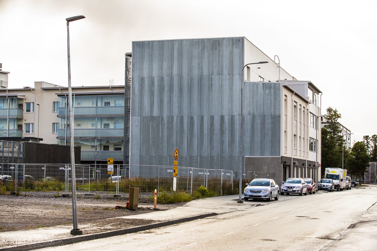 Rakennus Miilukangas Oy suunnitteli uutta elokuvateatterirakennusta Reiponkadun varrelle Kiinteistö Oy Reiponporvarin jatkoksi. Nyt rakennushanke on haudattu.