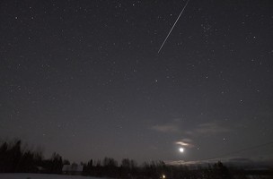 Kuusamolainen Voitto Pitkänen kuvasi kymmenittäin tähdenlentoja