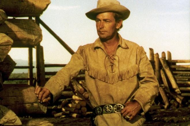Alan Ladd on pääosassa lännenelokuvassa, jossa asesankari puolustaa uudisraivaajia rikkaan maanomistajan asemiehiä vastaan. KUVA: Yle Kuvapalvelu